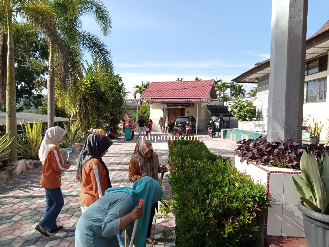 Gotong Royong dilingkungan Kantor Dinas Pendidikan